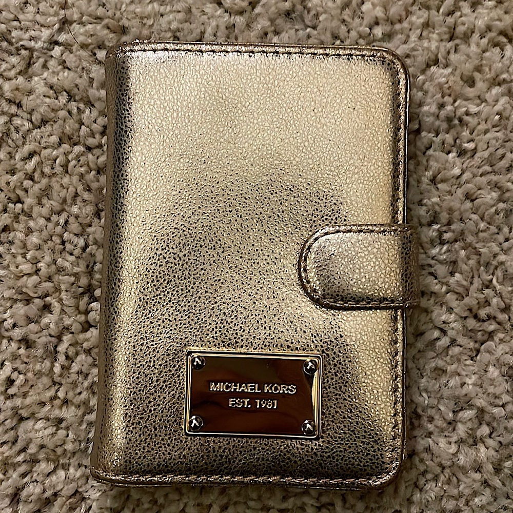 Pre owned Michael Kors wallet